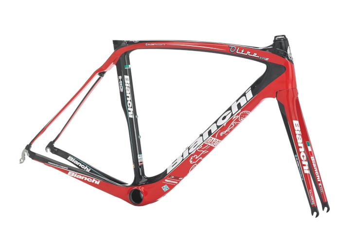ビアンキ 2つの新フラッグシップモデル OLTRE XR2 & INFINITO CV ビアンキ 2つの新フラッグシップモデル OLTRE XR2 & INFINITO CV
